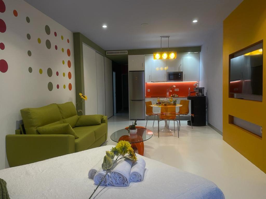 Lahola Glam Suites Torremolinos Ngoại thất bức ảnh